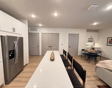 11604 Stonehollow Dr - Photo Thumbnail 1