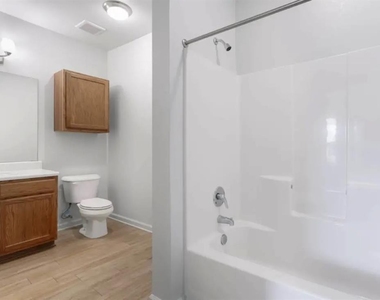 1053 St James Ave - Photo Thumbnail 18