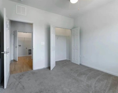 1053 St James Ave - Photo Thumbnail 15