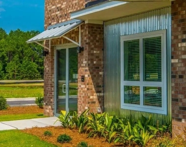 1053 St James Ave - Photo Thumbnail 2