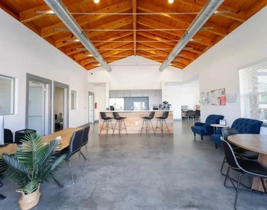 1053 St James Ave - Photo Thumbnail 7