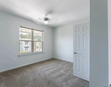 1053 St James Ave - Photo Thumbnail 13