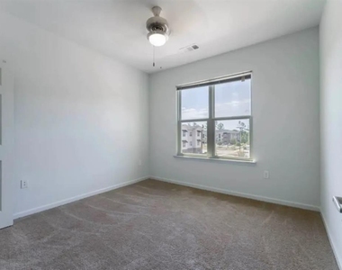 1053 St James Ave - Photo Thumbnail 14