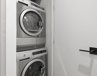 862 Dekalb Avenue - Photo Thumbnail 4