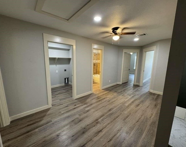 5802 Twisted Pine Court - Photo Thumbnail 11