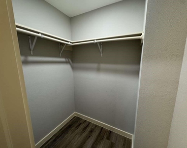 5802 Twisted Pine Court - Photo Thumbnail 13