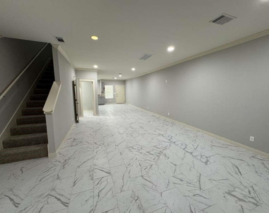 5802 Twisted Pine Court - Photo Thumbnail 8