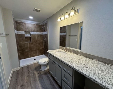 5802 Twisted Pine Court - Photo Thumbnail 12