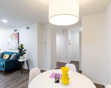 835 Oglethorpe Pl - Photo Thumbnail 19