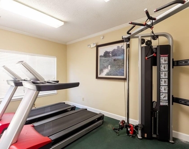 835 Oglethorpe Pl - Photo Thumbnail 12