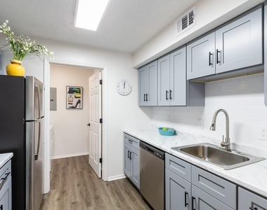 835 Oglethorpe Pl - Photo Thumbnail 23
