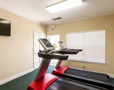 835 Oglethorpe Pl - Photo Thumbnail 13