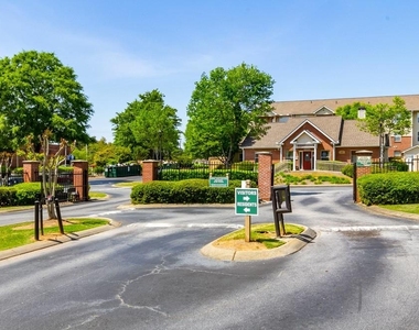 835 Oglethorpe Pl - Photo Thumbnail 6