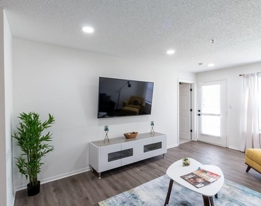 835 Oglethorpe Pl - Photo Thumbnail 18