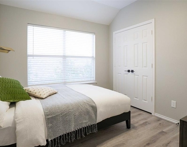 2137 Goliad Circle - Photo Thumbnail 22