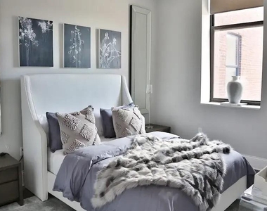 22111 Woodward Ave - Photo Thumbnail 4