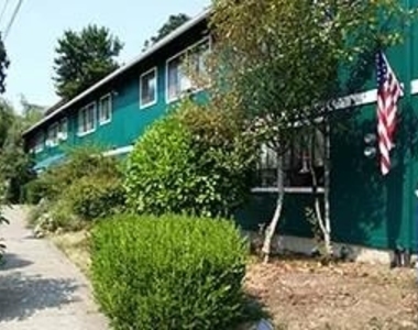 300 Se Main St - Photo Thumbnail 6