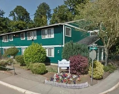 300 Se Main St - Photo Thumbnail 2