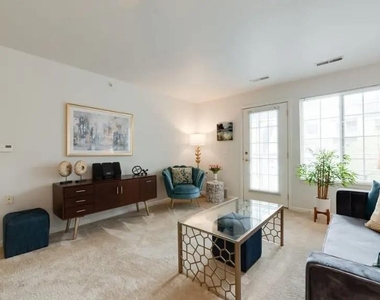1320 Ashebury Ln - Photo Thumbnail 5