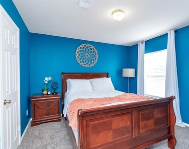 7410 Lake Run Lane - Photo Thumbnail 9