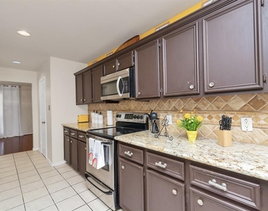 7410 Lake Run Lane - Photo Thumbnail 7