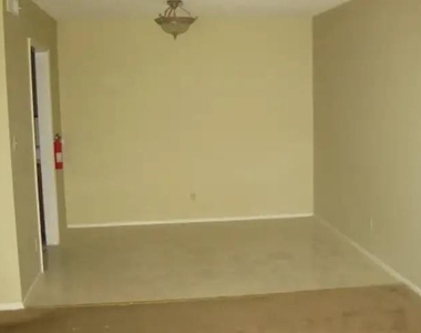 380 Regal St - Photo Thumbnail 6