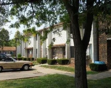351 Fairview Ave - Photo Thumbnail 4