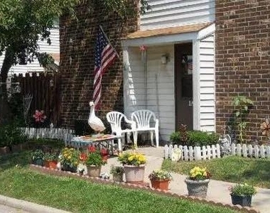 351 Fairview Ave - Photo Thumbnail 5