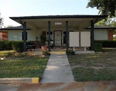 201 Las Bresas Street - Photo Thumbnail 1