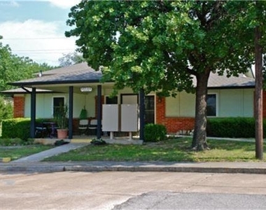 201 Las Bresas Street - Photo Thumbnail 5