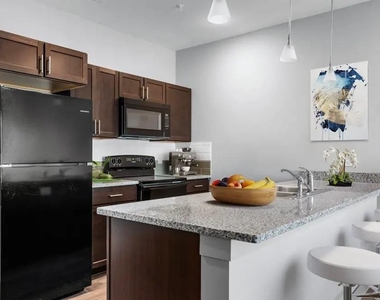607 Lenore St - Photo Thumbnail 9