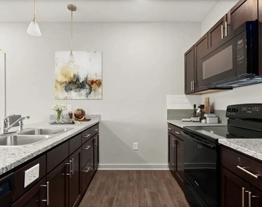 607 Lenore St - Photo Thumbnail 12