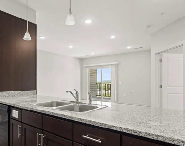 607 Lenore St - Photo Thumbnail 14