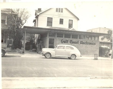 1110 Winbern Street - Photo Thumbnail 3