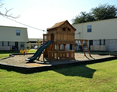 514 Se Gardens - Photo Thumbnail 1