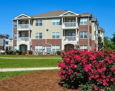 320 S Jackson St - Photo Thumbnail 1