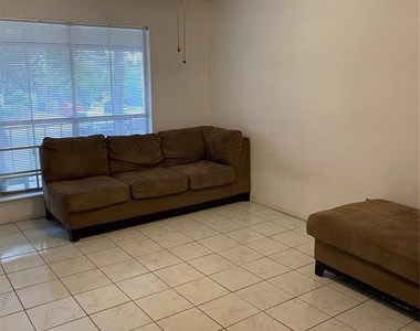 5625 Antoine Drive - Photo Thumbnail 1
