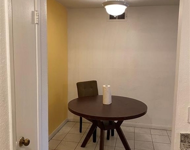 5625 Antoine Drive - Photo Thumbnail 2