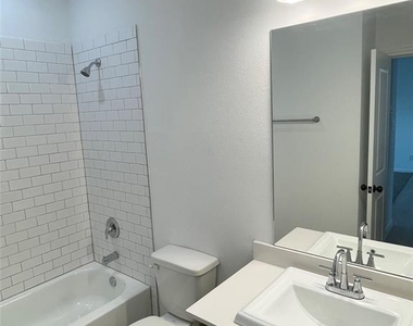 802 W Loop - Photo Thumbnail 11
