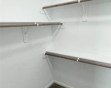 802 W Loop - Photo Thumbnail 10