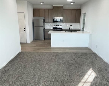 802 W Loop - Photo Thumbnail 7