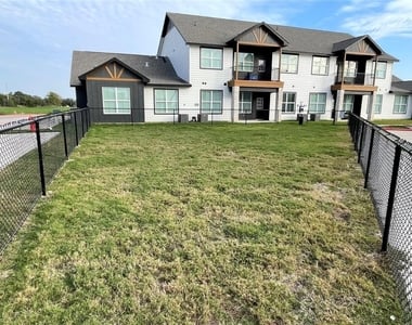802 W Loop - Photo Thumbnail 17