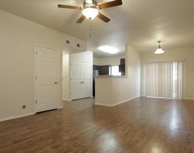 1510 \ Fabens Road - Photo Thumbnail 12