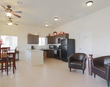 1510 \ Fabens Road - Photo Thumbnail 9
