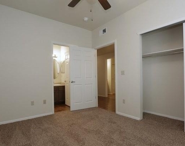 1510 \ Fabens Road - Photo Thumbnail 15