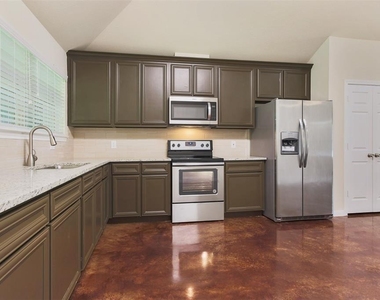 5610 Highline Drive - Photo Thumbnail 2