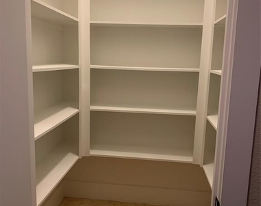 9202 Clayberry Street - Photo Thumbnail 8