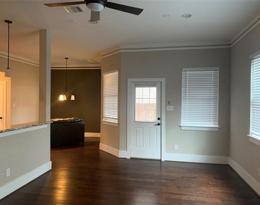 9202 Clayberry Street - Photo Thumbnail 3