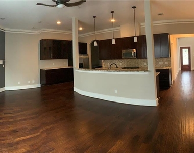 9202 Clayberry Street - Photo Thumbnail 5