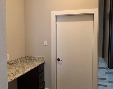 9202 Clayberry Street - Photo Thumbnail 7